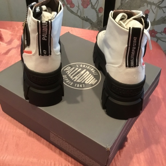 🥾 NIB Palladium Canvas Ankle Boots for Women 7.5 🥾 - Picture 4 of 6